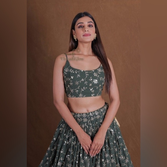 Green Georgette Lehenga Choli Dupatta Set Zari Thread Sequin Embroidery - Picture 3 of 6